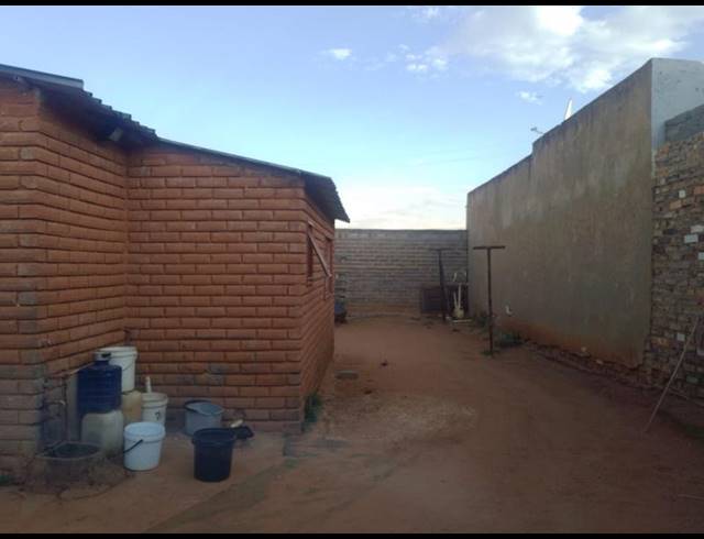 2 BEDROOM HOUSE FOR SALE IN COSMO CITY